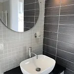 Modern 2br ,balcony,central Lägenhet Shkodër