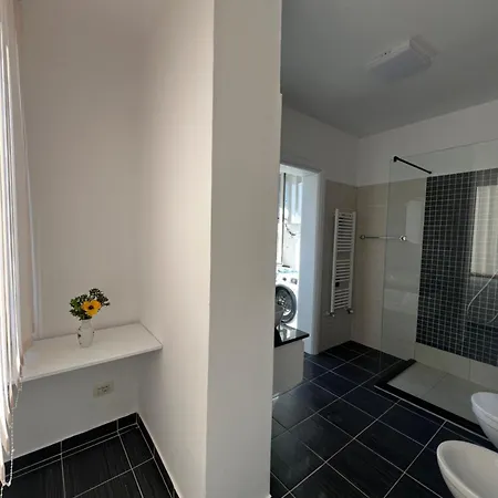 Modern 2br ,balcony,central Appartement *