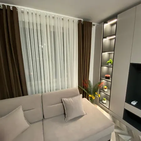 Modern 2br ,balcony,central * Shkodër