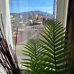 Modern 2br ,balcony,central Apartmán *