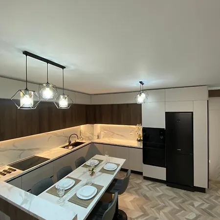Modern 2br ,balcony,central Шкодер